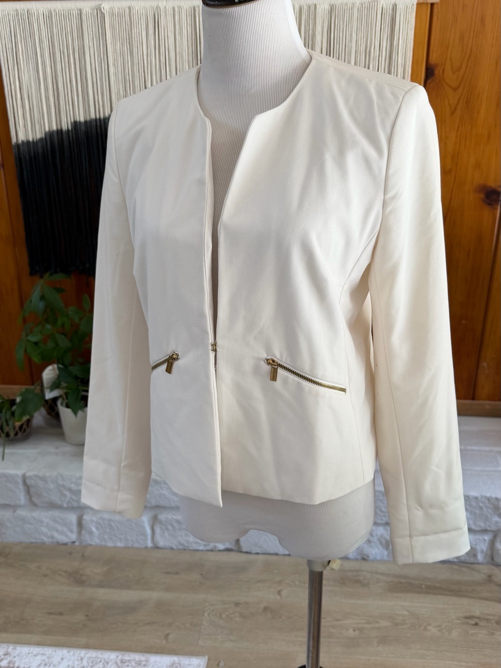 Ellen Tracy Cream Collarless Zip-Pocket Blazer